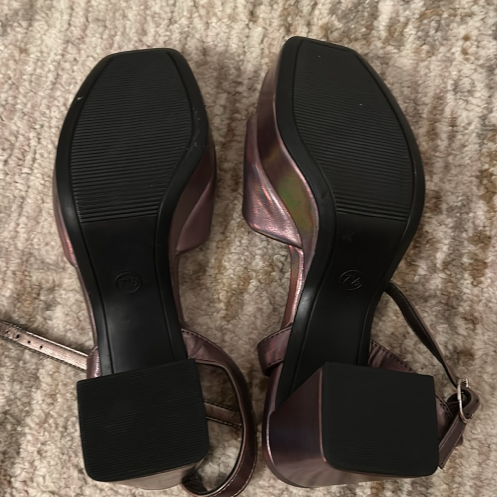 A New Day Iridescent Heels - Picture 4 of 4
